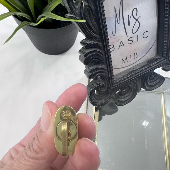 Louis Vuitton #319 Lock and Key - Authentic - Picture 7 of 8